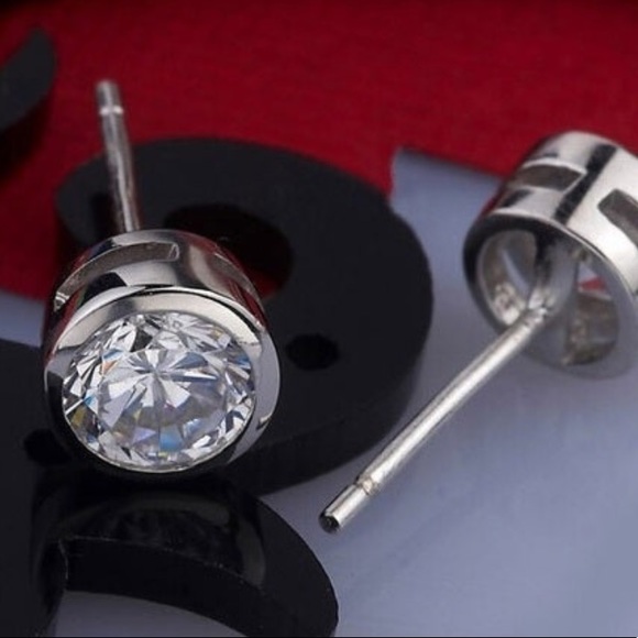 New Platinum Plated Cubic Zirconia Stud Earrings - Picture 3 of 7